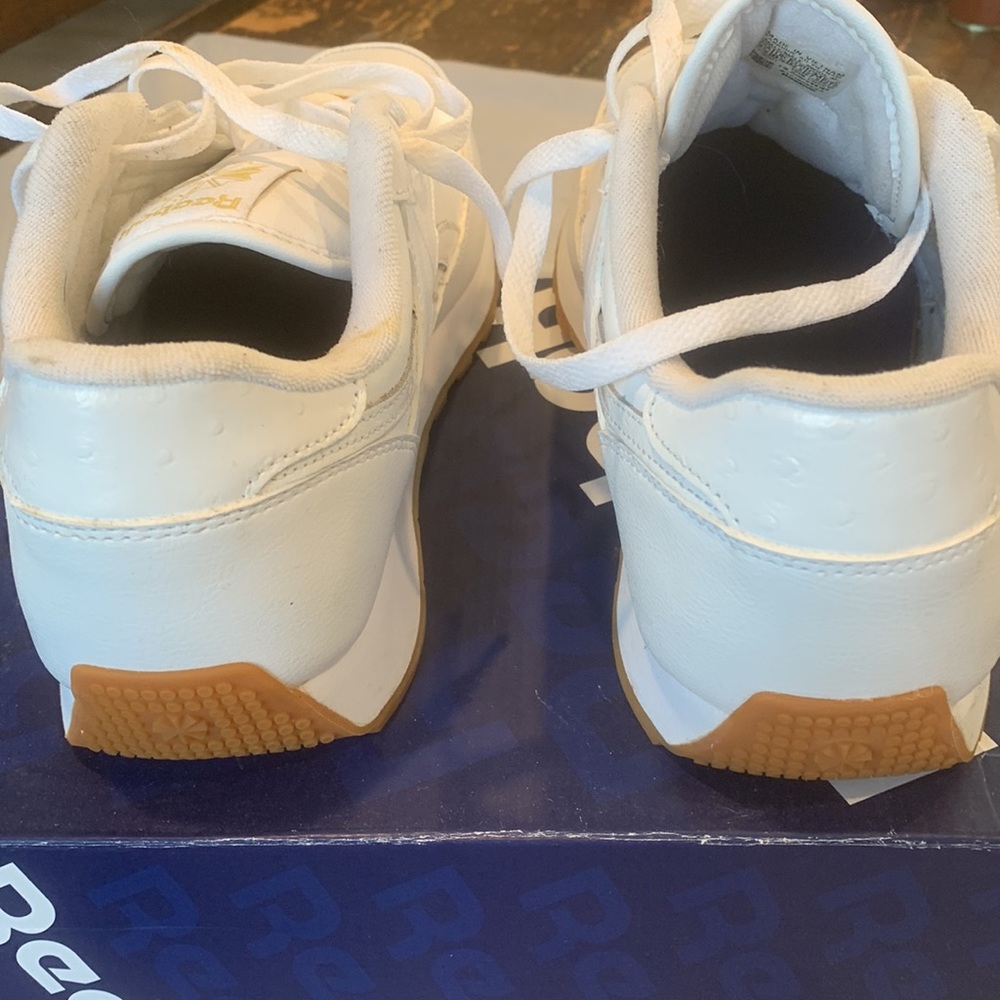 Reebok - Picture 3 of 4